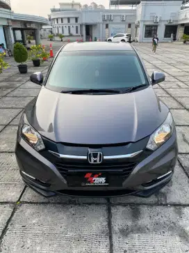 (TDP 15 JUTA) HONDA HRV 2017 E AT, TERAWAT.