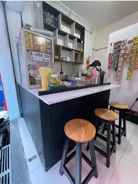 Meja dan Etalase Rak Untuk Usaha