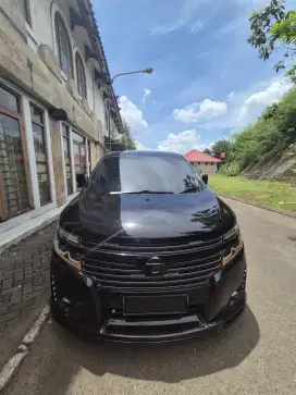 Nissan elgrand 2011