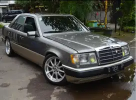 Mercedez Benz E124 E300 th 1993 mulus siap nongkrong