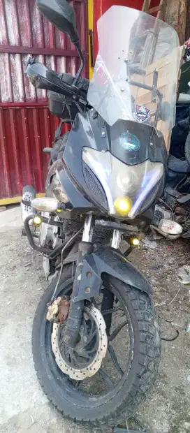 Bajaj Pulsar 220 jual utuh tampilan Adventure