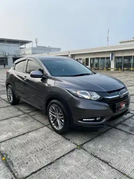 (TDP 15 JUTA) HONDA HRV E 2017 AT, GOOD CONDITION.