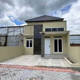 Rumah Baru Bagus Dekat Kampus UNS hanya 5 menit