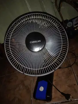 Kipas angin dinding merk carslan kondisi nyala