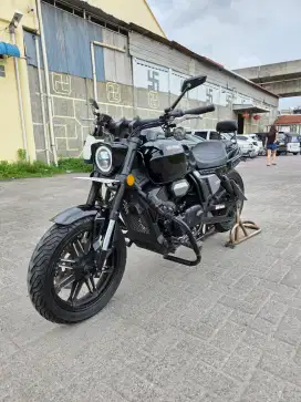Benelli Keeway V250FI Hitam 2022