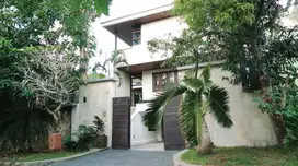 Villa Tropical Modern Lingkungan Villa Pecatu Indah Ungasan Bali