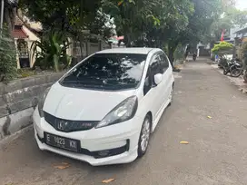 JUAL JAZZ PUTIH RS GE 8 MATIC