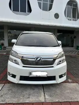 Toyota Vellfire 2013