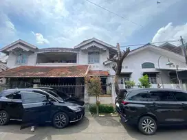 Rumah Lama 2lt di Jl Mandar XIV Bintaro Sek 3A Tangerang
