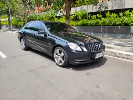 Mercedes Benz e200 Facelift nik 2010 low km hitam