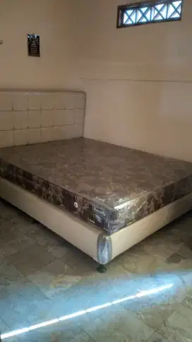 Kasur Elite Springbed 160x200 + divan