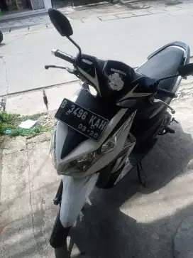 Jual honda vario karbu 2011