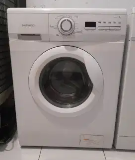 Mesin Cuci Bukaan Depan Daewoo . Kapssitas 7Kg. Second . Garansi