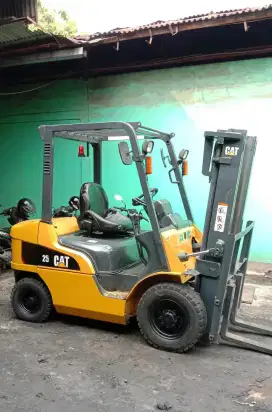 Forklift Caterpillar 2,5 Ton,Tiang 3 Meter,Manual,Mesin S4S,Tahun 2019