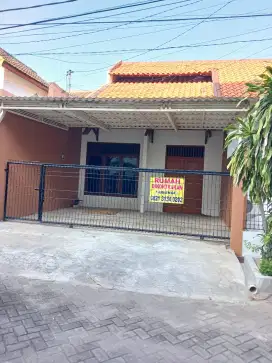Disewakan rumah nyaman di lingkungan aman tenang