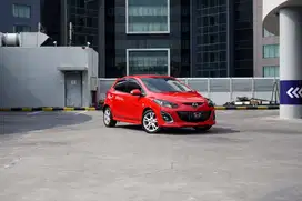 Mazda 2 R 2011 AT