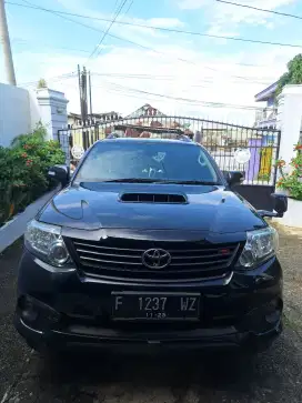 TOYOTA FORTUNER VNT TRD 2015 2.5