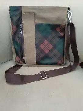 Di jual cepat & murah Tas Slempang Pria