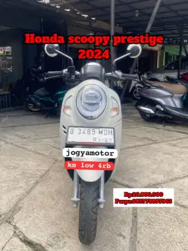 Honda scoopy prestige  km low 2024