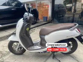 Honda scoopy prestige tahun 2024 km 4 ribu