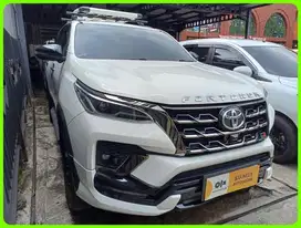 FORTUNER 2.8 GR SPORT 4x2 AT SOLAR 2023