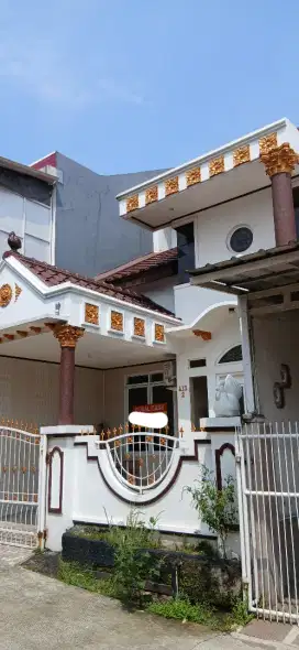 RUMAH MEWAH MINIMALIS  DALAM PERUM  GN SINDUR