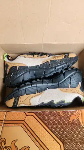 Sepatu reebok cocok hiking running size 42 baru