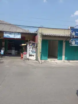 Kios Disewakan Pertahun