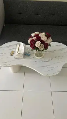 Meja ruang tamu estetik