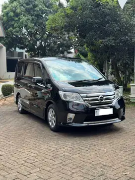 Nissan Serena HWS AT 2014 Tgn Pertama