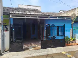 Dijual rumah 2 lantai plus toko di Permata Sari Indah Karawang Timur