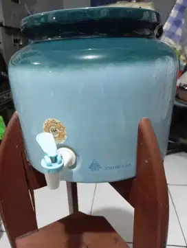 Guci galon Air keramik
