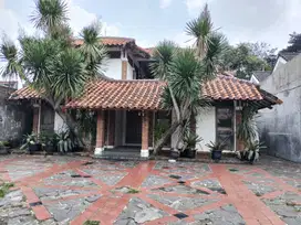 Rumah di Mampang Besar dan Luas Cocok untuk Kantor