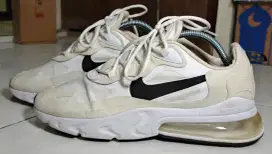 Sepatu Running Nike Airmax 270 React Size 42,5