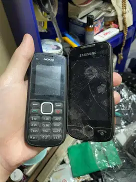 2 Buah Hp Jadul - Nokia dan Samsung