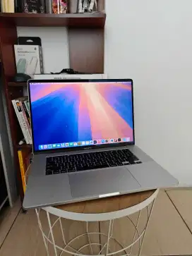 Macbook pro 2019 16 inch 16gb/512gb