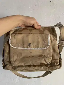 Tas Wanita Pria Coach Warna Cream - Preloved
