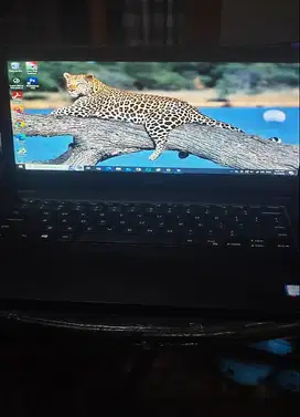 Laptop Buat Gaming & Streaming