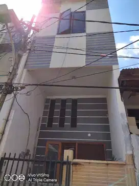 Rumah 3 Lantai Furnish Strategis di Kawasan Pademangan, Jakarta Utara