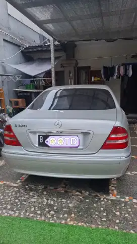 Mercedes Benz S320