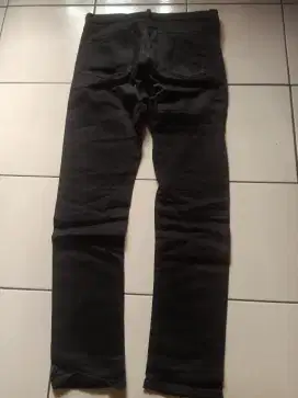 DI JUAL CELANA JEANS UNIKELO