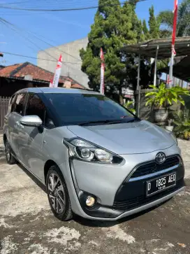 Toyota Sienta V MT 2016