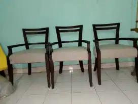 Bangku tamu kayu