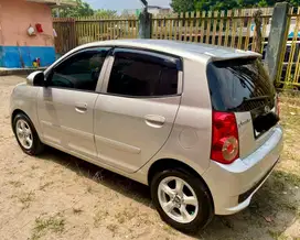 Kia Picanto 2010 Bensin