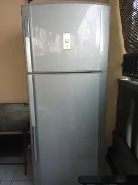 Kulkas SHARP 2 Pintu