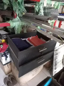 (BEKAS) JUAL RUGI - LACI TARIK/DORONG KAYU WARNA HITAM