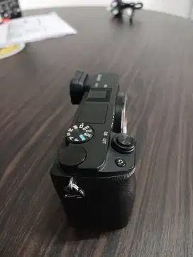 Dijual Paket Sony Alpha A6400 Body Only + Lensa Kit Sony 16-50mm OSS