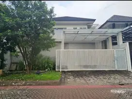 Dijual Rumah Graha Family Strategis Siap Huni