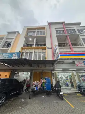 Disewakan Ruko 3,5 lt 4 x 17 m2 di  Pasar Laris Taman Surya cocok utk