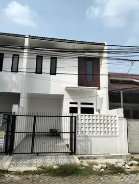 Rumah siap huni di harapan indah bekasi